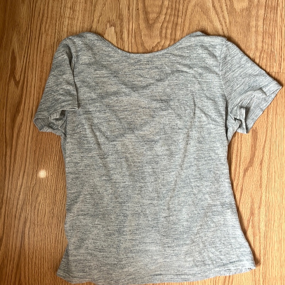 Gray shirt with open back